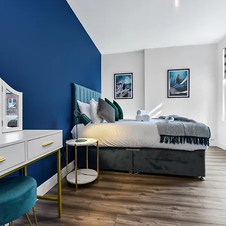Lovely Two Bedroom With Ensuite Bathrooms London Exterior photo