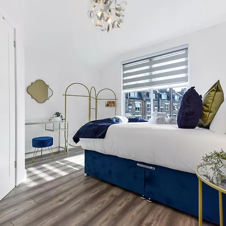 Lovely Two Bedroom With Ensuite Bathrooms London Exterior photo