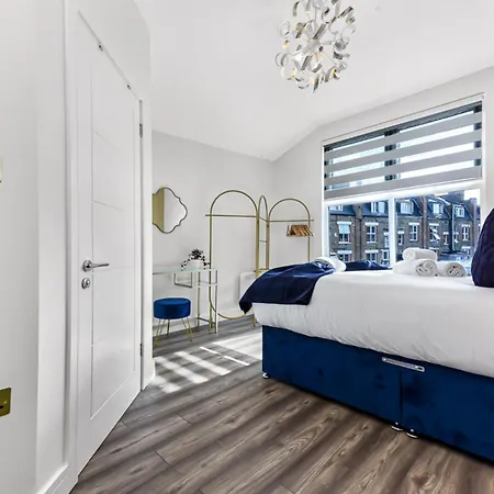 Lovely Two Bedroom With Ensuite Bathrooms London Exterior photo
