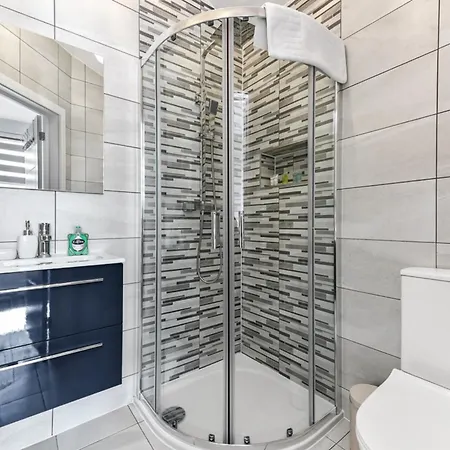Lovely Two Bedroom With Ensuite Bathrooms London Exterior photo