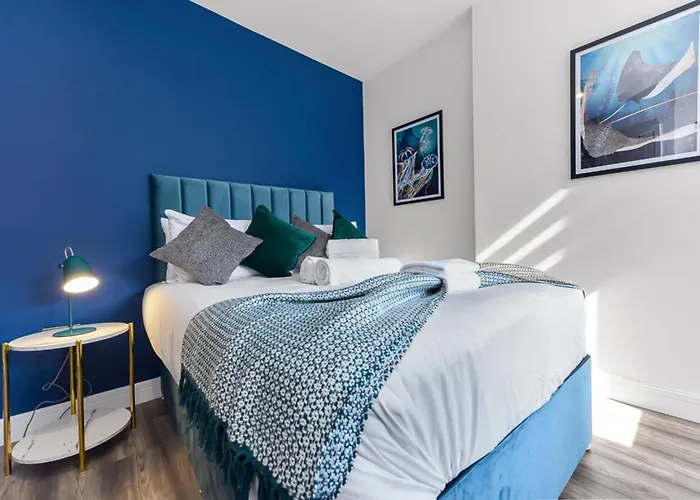 Lovely Two Bedroom With Ensuite Bathrooms