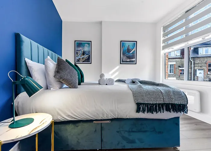 Lovely Two Bedroom With Ensuite Bathrooms