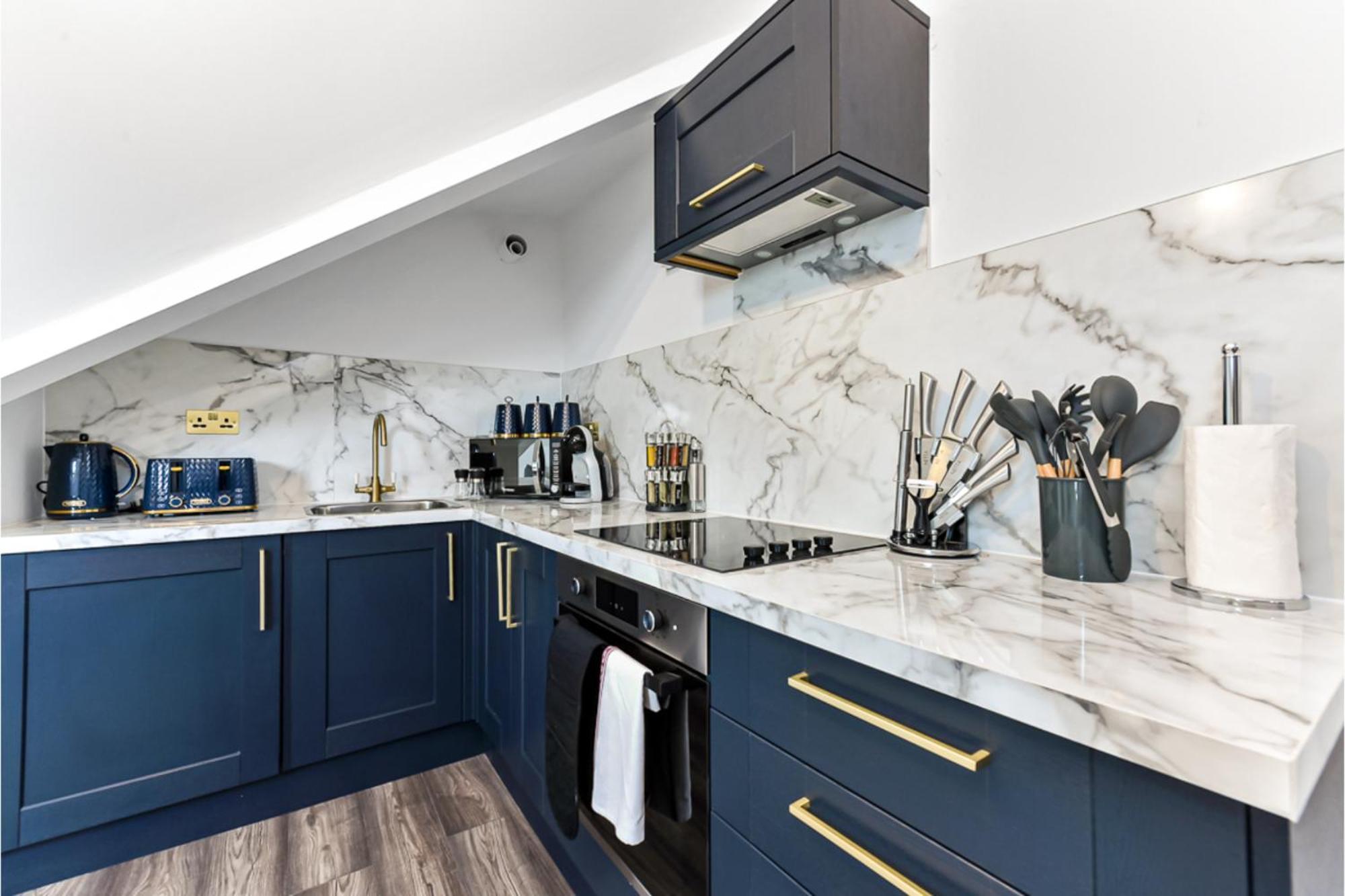 Lovely Two Bedroom With Ensuite Bathrooms Apartment