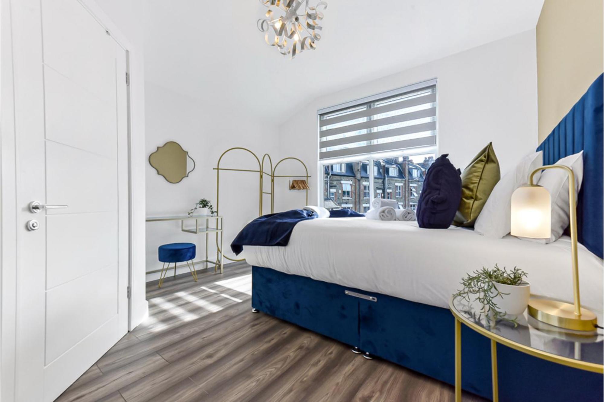 Lovely Two Bedroom With Ensuite Bathrooms Apartment